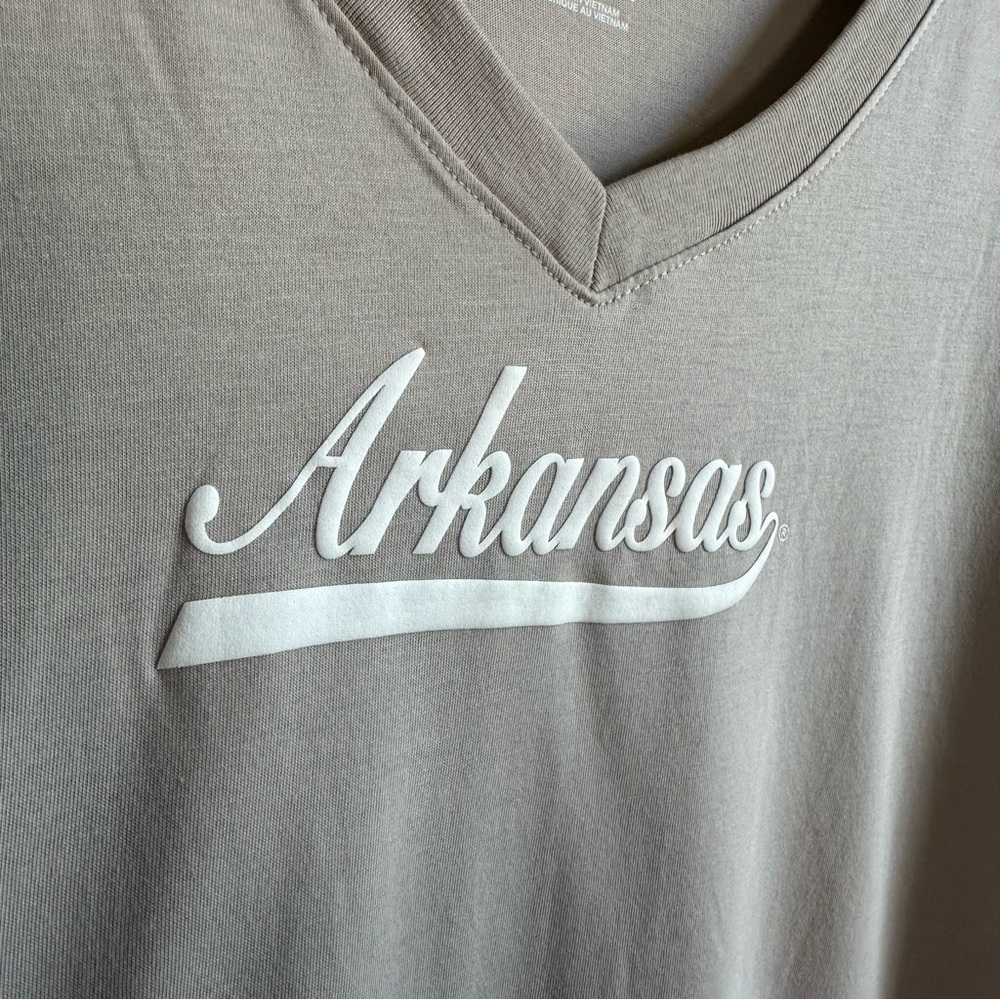 The Nike Tee Arkansas Vneck Tan White Graphic Tshirt Women’s Size Medium - Picture 4 of 8